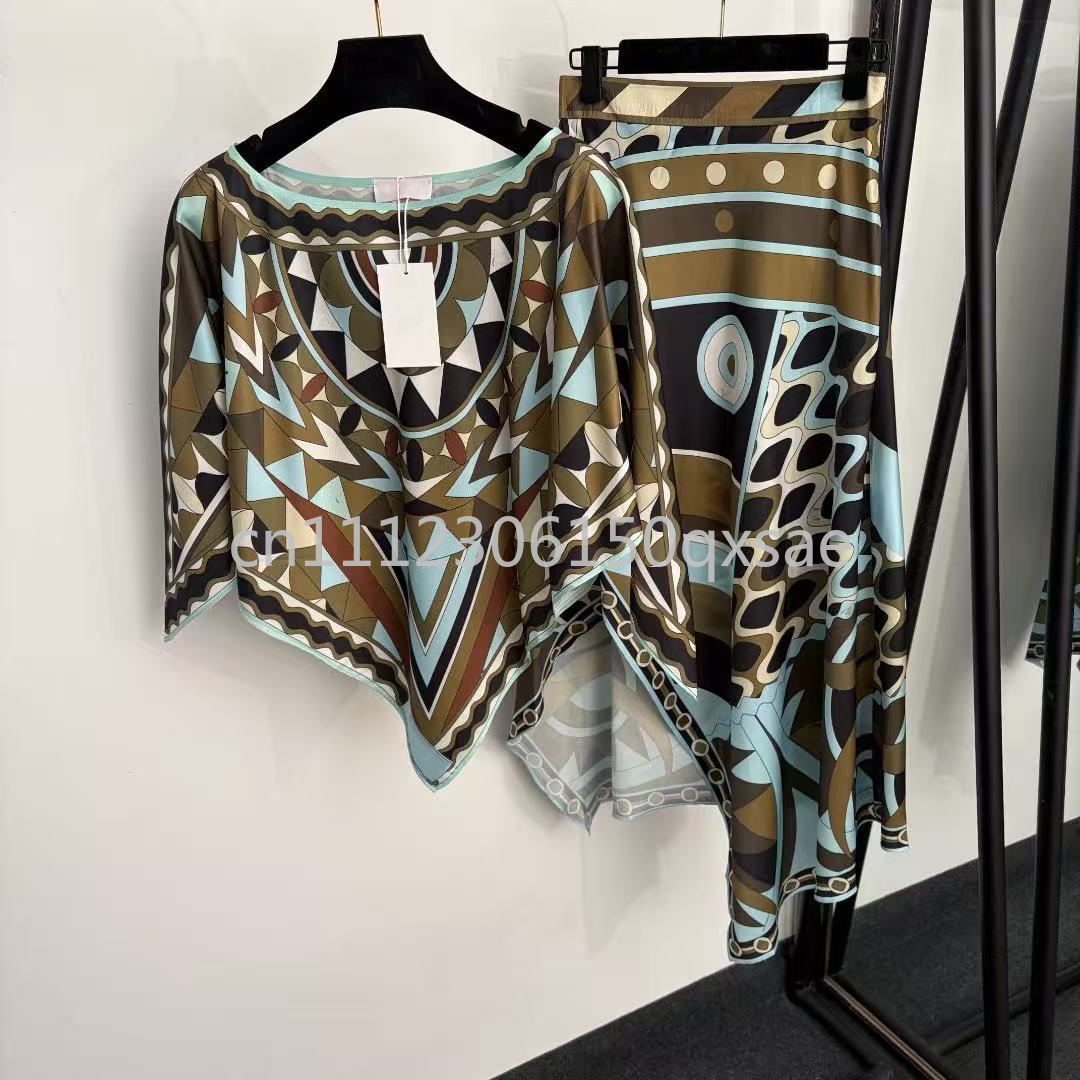 Luxury Lifestyle Brand - Luxe design dames zwarte manteljurkensets met