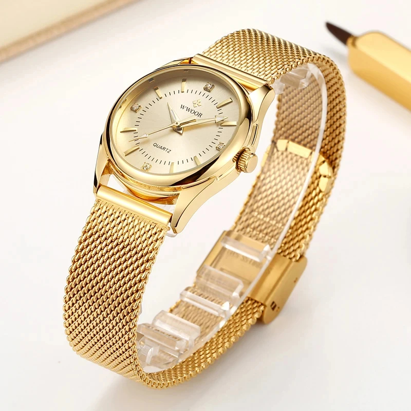 Luxury Lifestyle Brand - WWOOR Luxe Merk Jurk Gouden Horloge